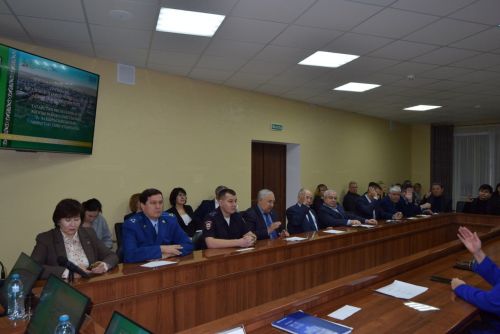 На внеочередном заседании IV созыва Ютазинского районного совета…