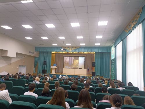 Врач-педиатр провела с детьми профилактическую беседу