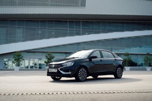 АвтоВАЗ объявил о начале продаж бизнес-седана Lada Aura