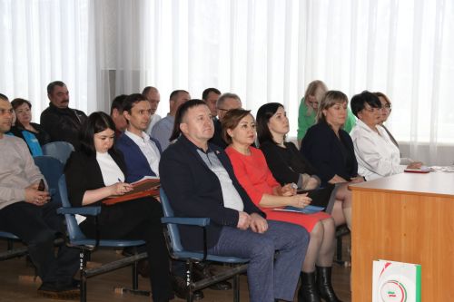 Заводчане задали интересующие вопросы главе Ютазинского района