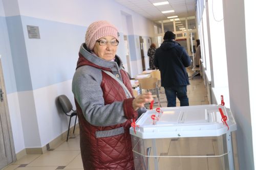 В Уруссинской школе № 3 расположились две избирательные участки: № 2814 и № 2815