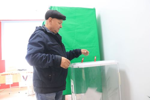 В Уруссинской школе № 3 расположились две избирательные участки: № 2814 и № 2815