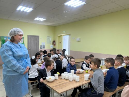 Родители учащихся Уруссинской школы №2 провели контроль питания
