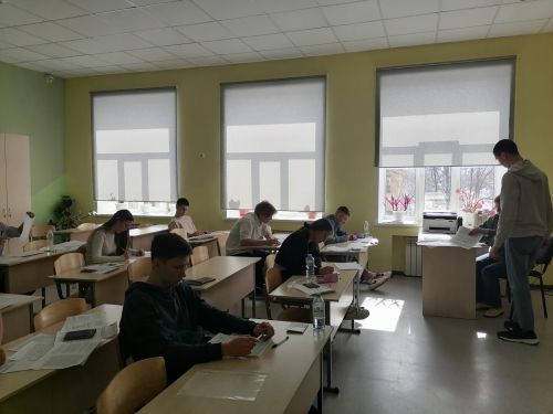 Старшеклассники района завершили четверть пробным тестированием