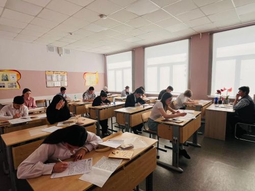 Старшеклассники района завершили четверть пробным тестированием