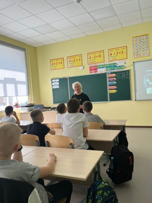 Классный час с ветераном педагогического труда прошел плодотворно