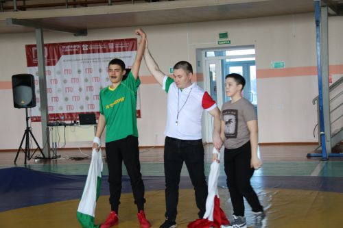 Корэш испытал юных борцов на спортивную выправку
