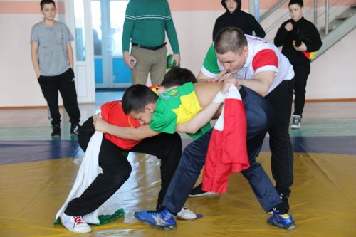 Корэш испытал юных борцов на спортивную выправку