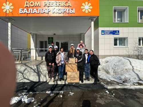 Волонтеры и школьники района посетили дом малютки в Челнах