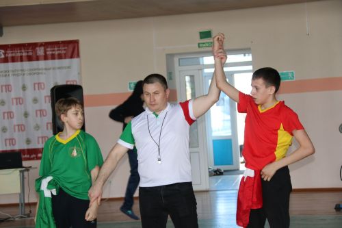 Корэш испытал юных борцов на спортивную выправку