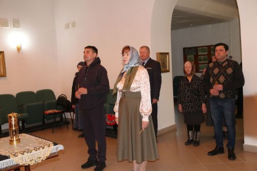 В Уруссинском храме зажжена лампадка от Всероссийского семейного огня «Семейный очаг»