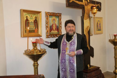 В Уруссинском храме зажжена лампадка от Всероссийского семейного огня «Семейный очаг»