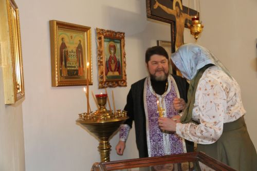 В Уруссинском храме зажжена лампадка от Всероссийского семейного огня «Семейный очаг»