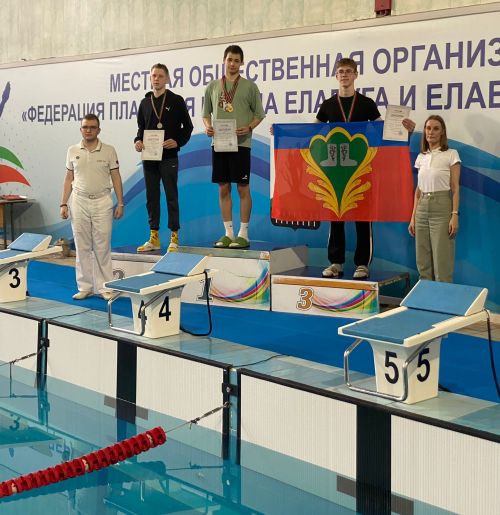 Уруссинский парень Арман Якупов чемпион среди пловцов РТ