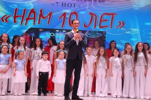 Юбилей отметил вокальный ансамбль «7 Нот»