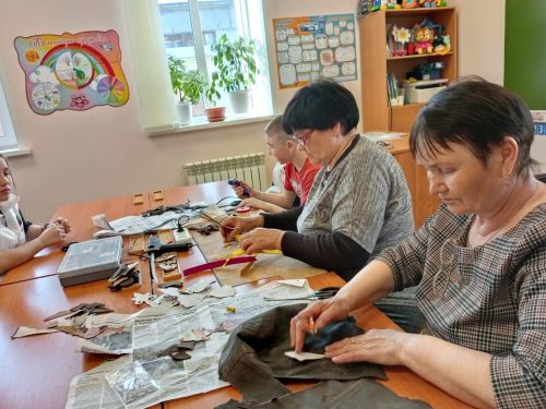 В Уруссу прошел мастер-класс по изготовлению изделий из кожи