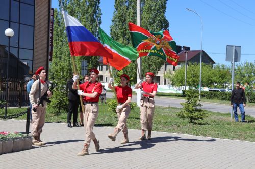 В Уруссу у мемориала воинам-пограничникам состоялся митинг, посвященный Дню пограничника