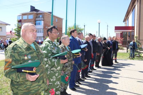 В Уруссу у мемориала воинам-пограничникам состоялся митинг, посвященный Дню пограничника