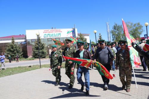 В Уруссу у мемориала воинам-пограничникам состоялся митинг, посвященный Дню пограничника