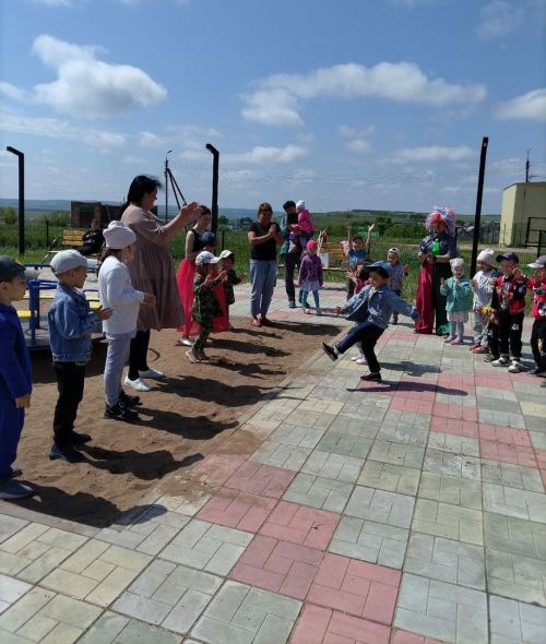 Веселый праздник для детей прошел в Дым-Тамаке
