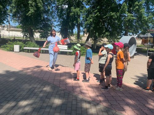 В парке «Семейный» для детей придомовых лагерей прошло мероприятие «Ты Россия моя — золотые края»