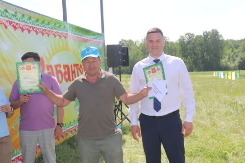 Эх, гнедые, вороные, озорные скакуны!