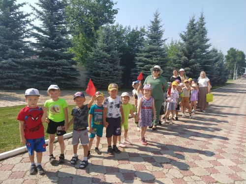 Детвора любит мультики