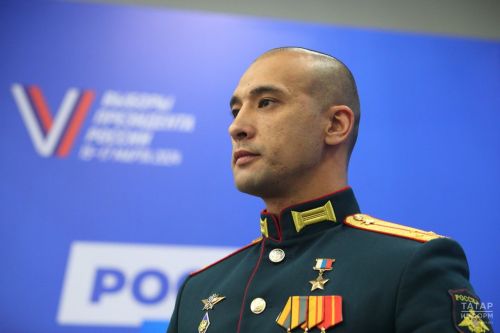 Герой России Баксиков стал первым лектором акции «Служу Отечеству» в Татарстане