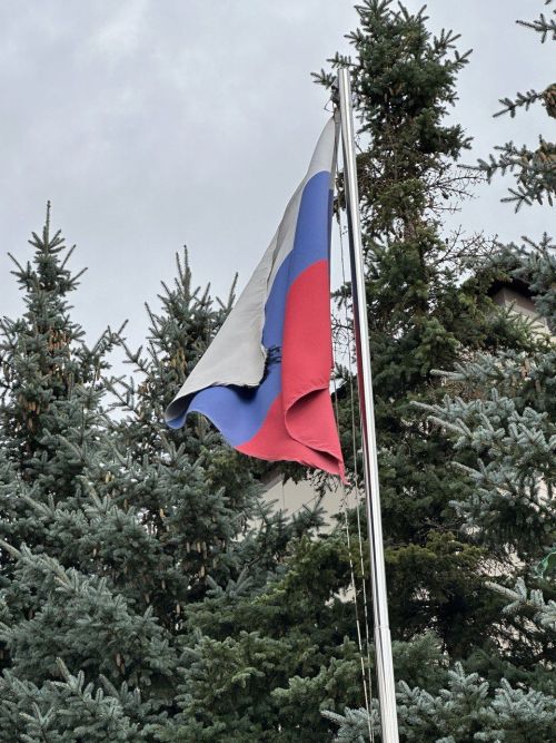 Ко Дню Российского флага