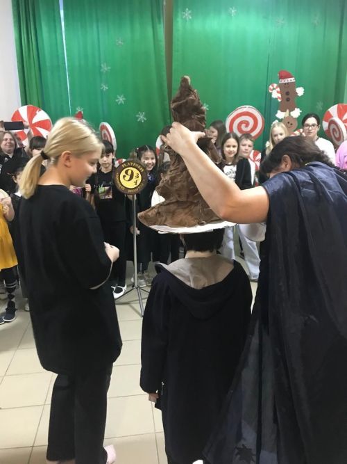 Сегодня, в честь старого нового года, в Центре детского творчества прошла квест-игра «Вечер любителей Гарри Поттера»