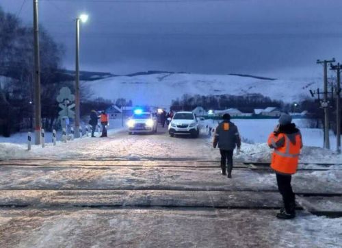 В Ютазинском районе Татарстана легковушка столкнулась с локомотивом