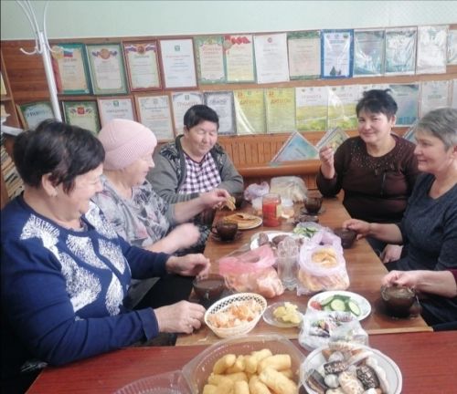 В Ново-Каразерикском сельском клубе состоялась теплая встреча под названием «Подари добро»