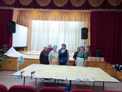 С любовью для родных: волонтеры готовят лапшу для бойцов