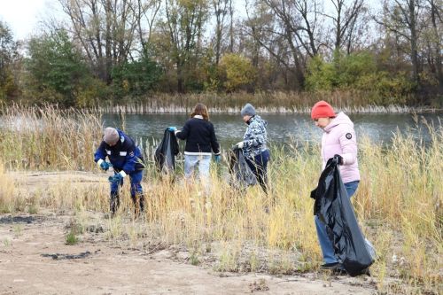 Берег Абсалямовского карьера стал чище благодаря акции «Вода России»