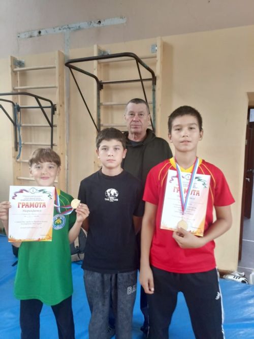 Спортсмены Ютазинского района победили на первенстве города Октябрьский по борьбе на поясах