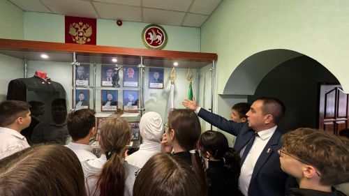Семиклассники Уруссинской школы №2 побывали в районном суде