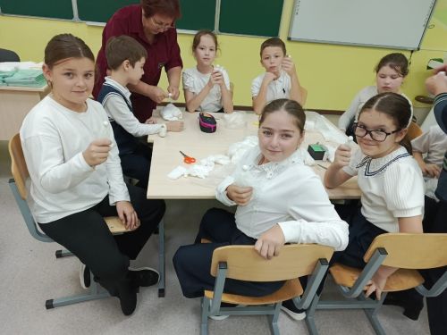 Уруссинские ангелочки полетели к бойцам