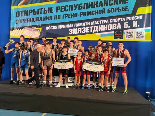В Октябрьском прошел турнир по греко-римской борьбе памяти Зиязетдинова Б.И.