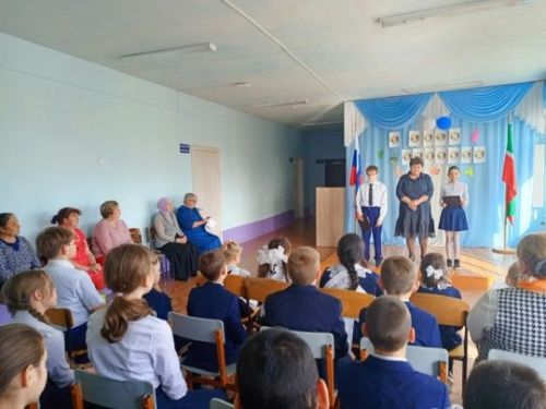 Яркий праздник в Акбашской школе: концерт ко Дню учителя