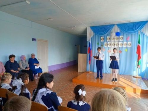 Яркий праздник в Акбашской школе: концерт ко Дню учителя