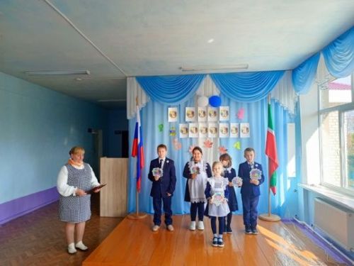 Яркий праздник в Акбашской школе: концерт ко Дню учителя