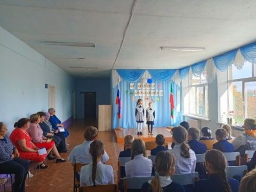 Яркий праздник в Акбашской школе: концерт ко Дню учителя