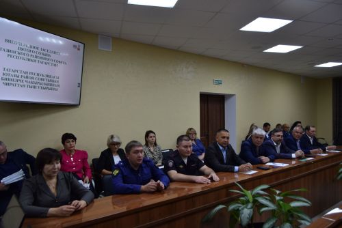 Постоянные и административная комиссии в действии