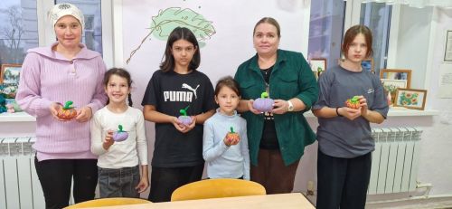 В Уруссу прошли творческие мастер-классы «Краски осени»