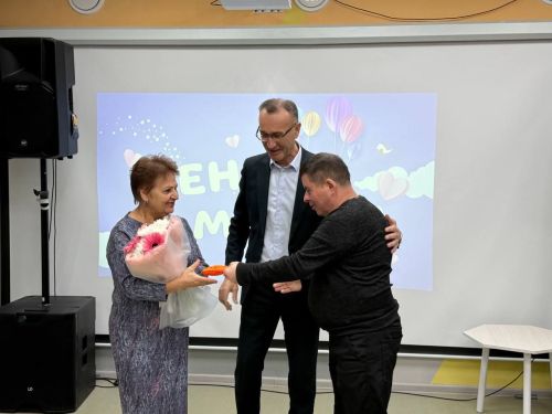 Сегодня в «Атланте» поздравили матерей особенных детей