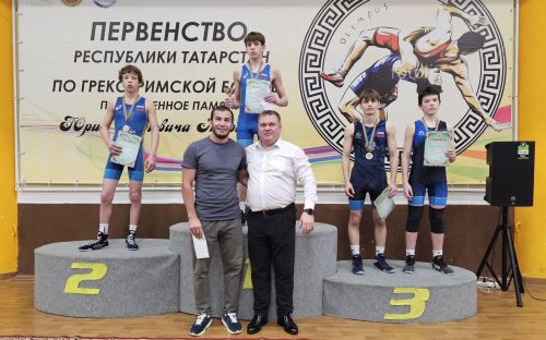 В Набережных Челнах прошли соревнования по греко-римской борьбе