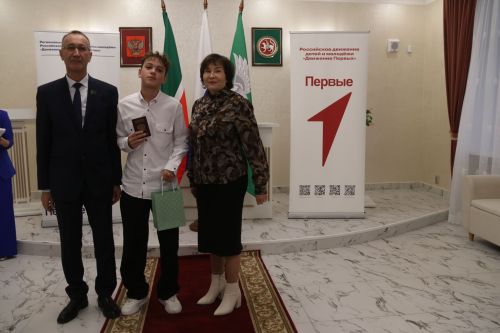 Отныне они юные граждане России
