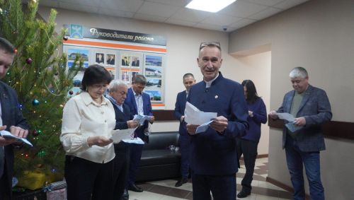 Новогоднее чудо начинается с доброго сердца.