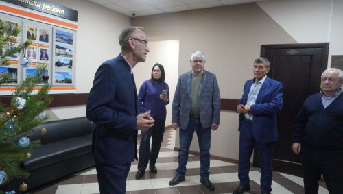 Новогоднее чудо начинается с доброго сердца.