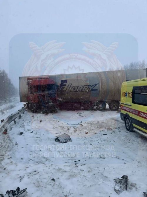 Возле Альметьевска произошло смертельное ДТП - погибли два человека